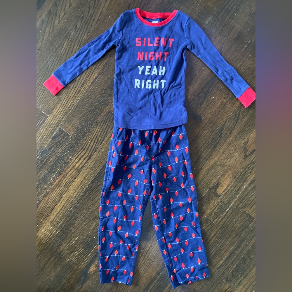 Christmas pajamas size 5t